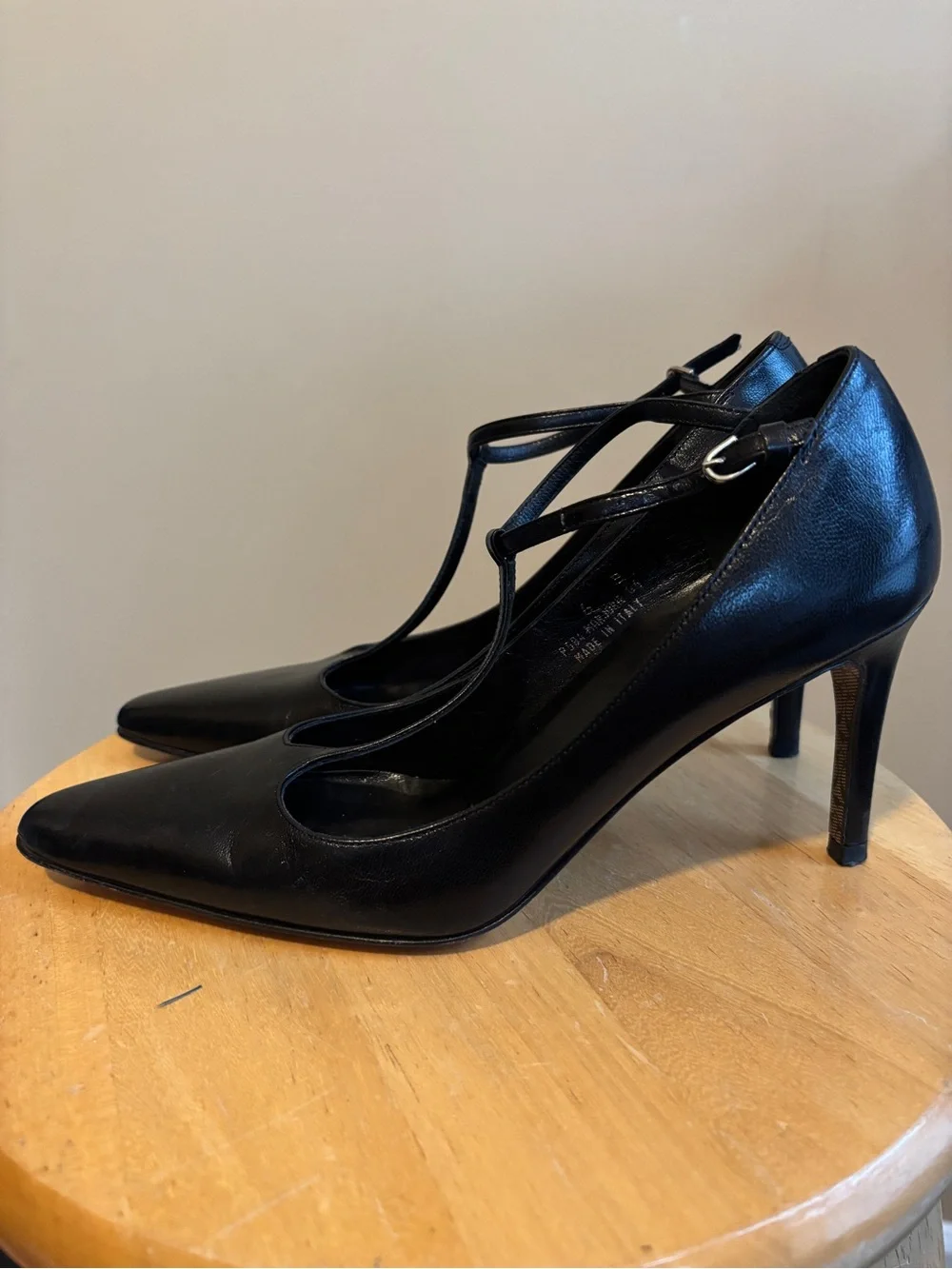 Coach Vintage 6B Marjorie G4 Black Leather T-Strap Pointed-Toe Heels